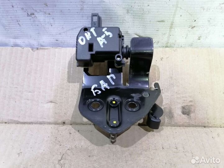 Замок крышки багажника Skoda Okt.A5,VAG 1Z0827511C