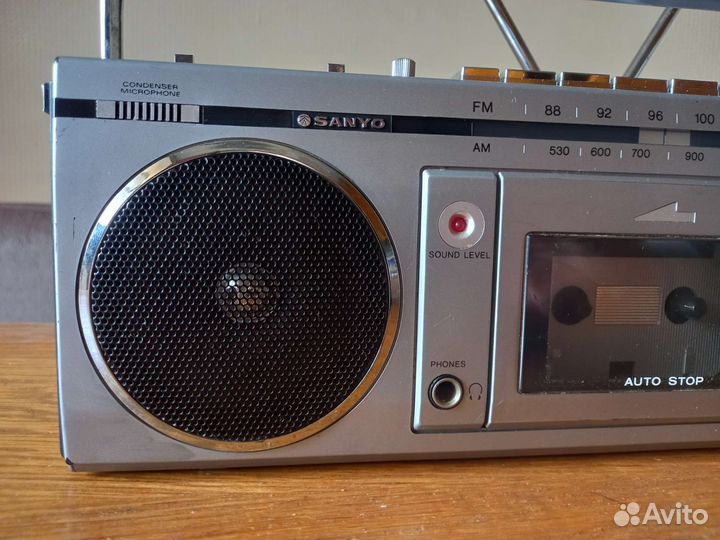 Магнитола Sanyo 7700 с фм 87-108 Mhz