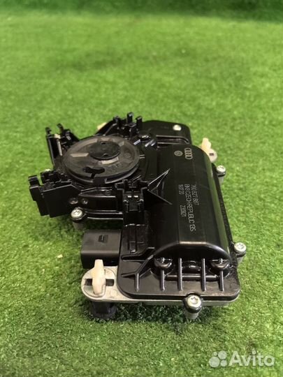 Замок багажника Volkswagen Touareg CR7 DEN 2020