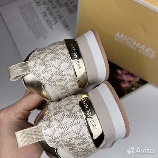 Кроссовки michael kors