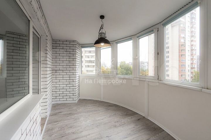 1-к. квартира, 52,6 м², 5/17 эт.