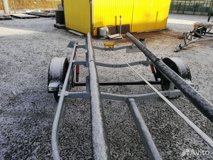 Лодочный прицеп 5.3 метра