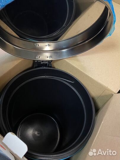 Мусорное ведро с педалью