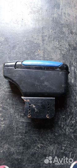 Аксессуары для авто подлокотник к ваз 2109