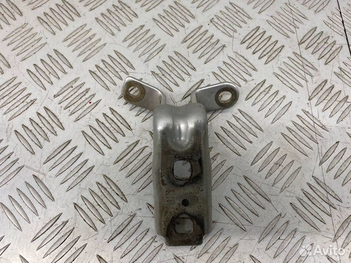 Б/У петля двери левый Chevrolet Cruze J300