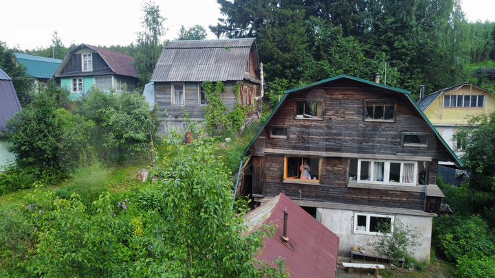 Дом 58 м² на участке 9,5 сот.