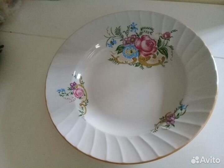 Блюдо фарфоровое большое 90 е годы