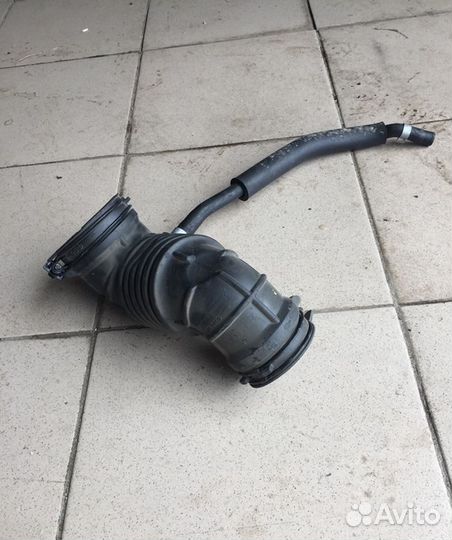 Kia Rio 4 патрубок воздушного фильтра