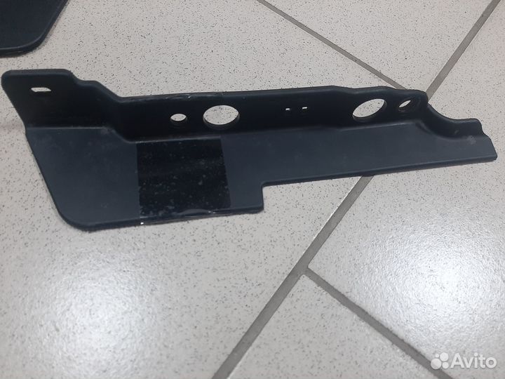 Брызговик арки передний правый/лев RAV4 40 2015-19