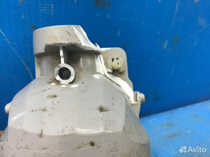 Фара противотуманная левая Toyota Land Cruiser (15