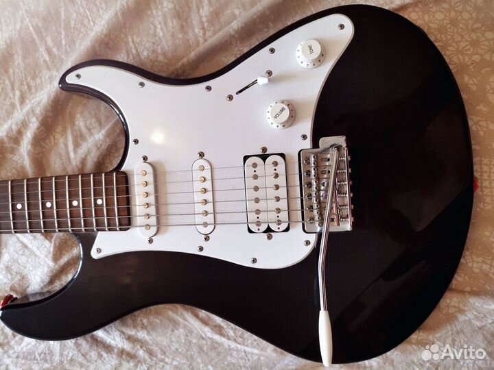 Yamaha pacifica 112J BL