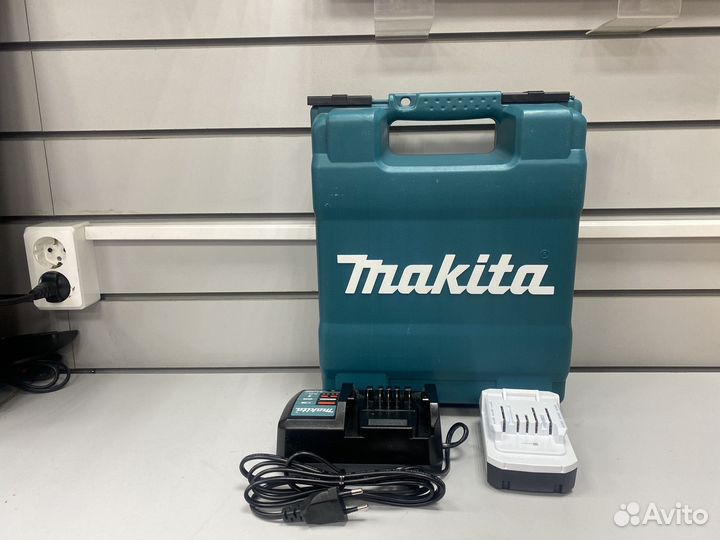 Аккумуляторная дрель шуруповерт Makita DF488DWE