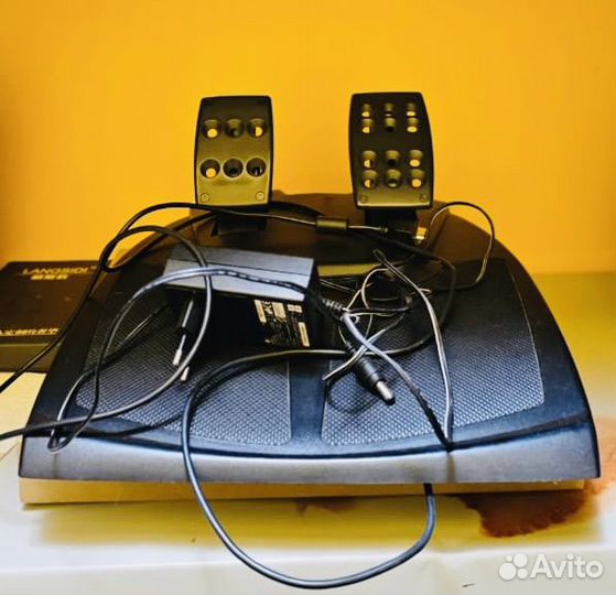 Игровой руль logitech