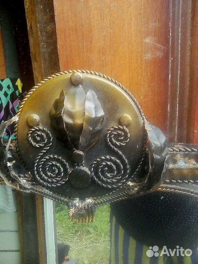 Зеркало настенное в кованой раме