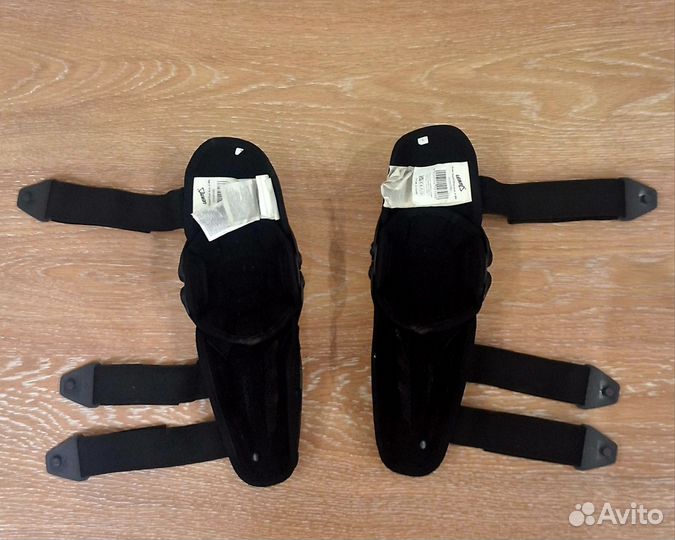 Наколенники leatt Dual Axis Knee Junior -Blk