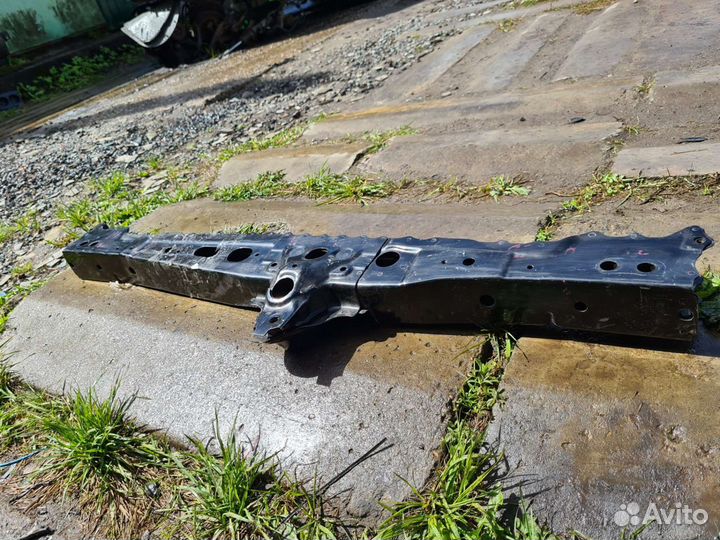 Балка передняя Toyota Corolla E180