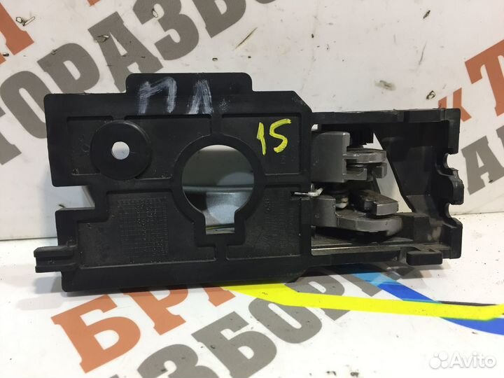 Хендай Ручка внутренняя передней двери Лев