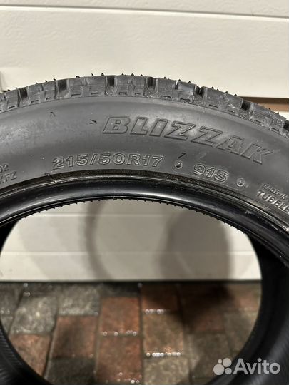 Bridgestone Blizzak VRX 215/50 R17