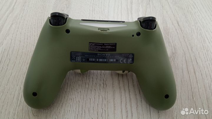 Геймпад Sony DualShock 4 v2 CUH-ZCT2E