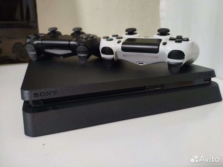 Sony PlayStation 4 Slim 1Tb с 2 джойстиками