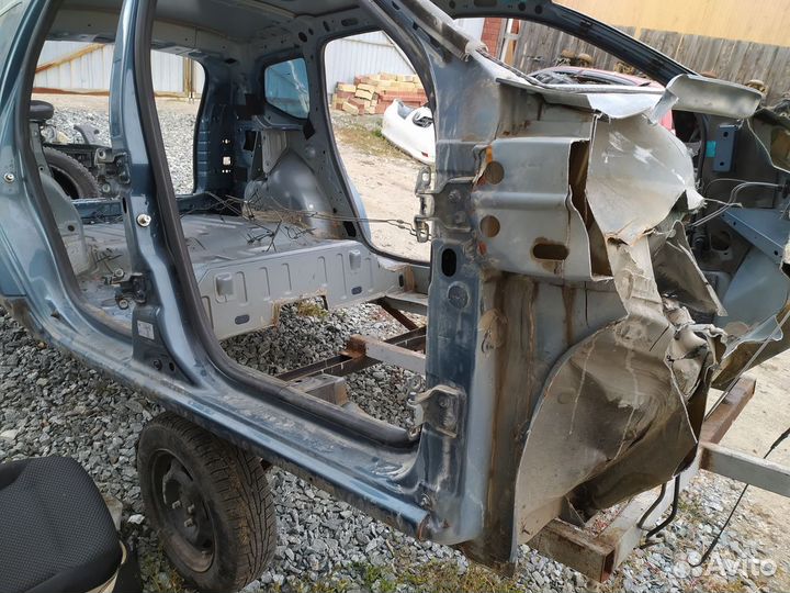 Порог со стойкой правый Renault Duster I (2010–201