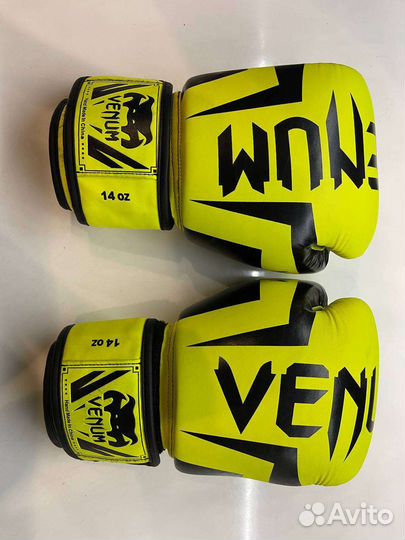 Боксерские перчатки venom 14oz