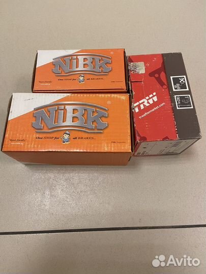 Комплект тормозных колодок на Mazda