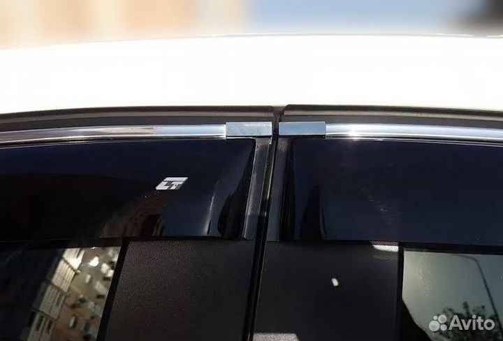 Дефлекторы Dodge Ram IV 2008-2020 с хром молдингом