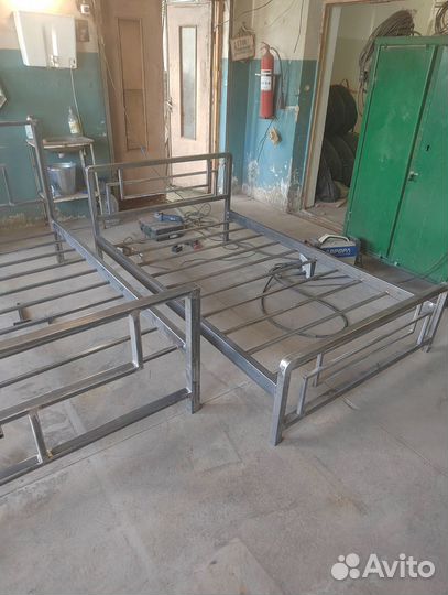 Кровать из металла 140х200