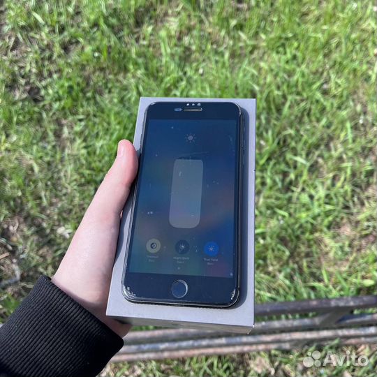 iPhone 8 Plus, 64 ГБ