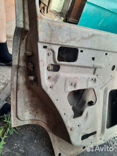 Дверь на газ 21