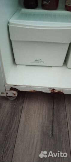 Холодильник норд бу, рабочий, дефекты на фото