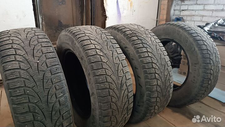 Pirelli Winter Carving Edge 215/70 R16 100T