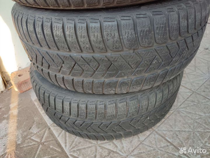 Pirelli Sottozero Winter 240 225/40 R19