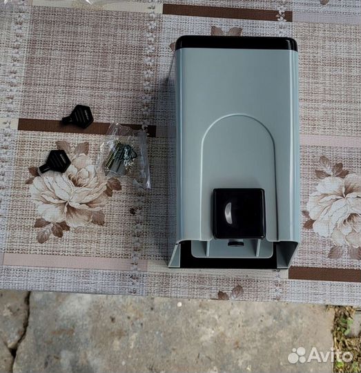 Дозатор для жидкого мыла настенный.цена В описании