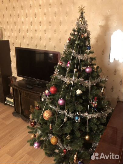 Елка искусственная 180 см с шишками