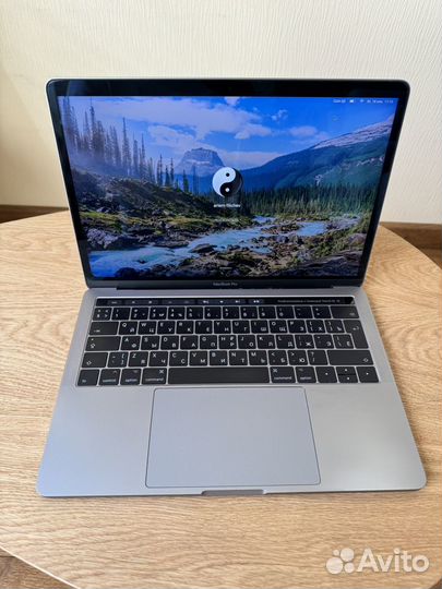 Apple macbook pro 13 mid 2017 256gb touch bar