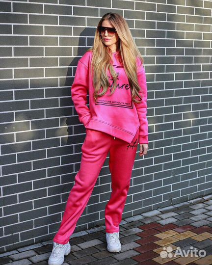 Спортивный костюм женский