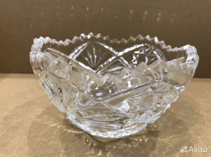 Хрустальная вазочка