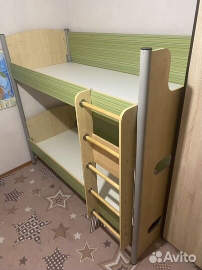 Двухярусная кровать
