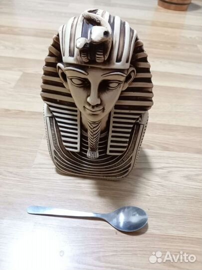 Тутанхамон