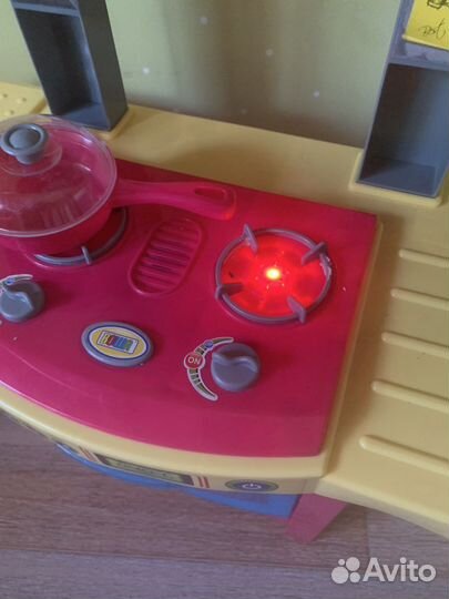 Детская игровая кухня и говорящая кукла