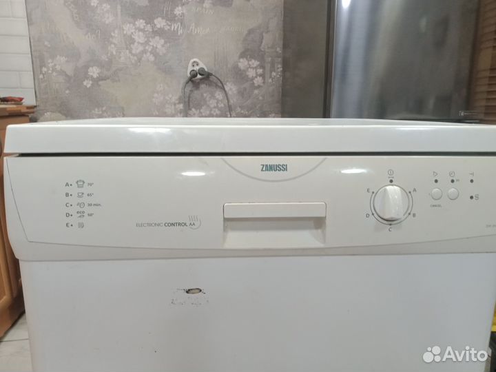 Посудомоечная машинка zanussi