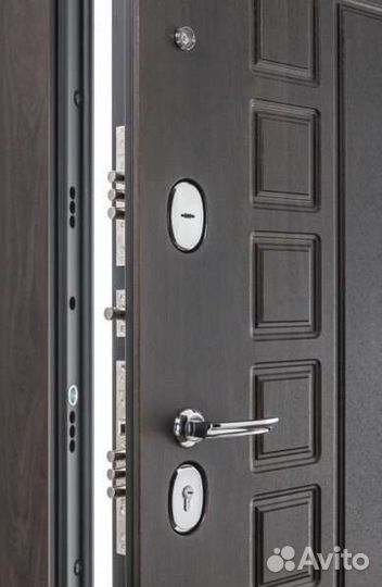 Дверь входная металлическая Porta с зеркалом