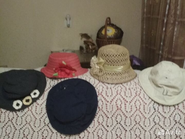 Шляпы, платки, шапки