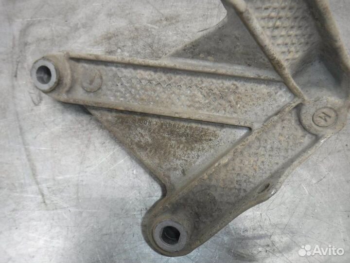 Опора кпп левая Renault Logan K7M 2009