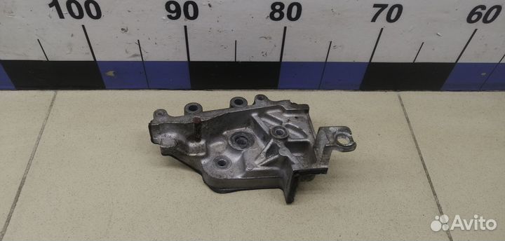 Кронштейн ролика Impreza (G12) 2007-2012