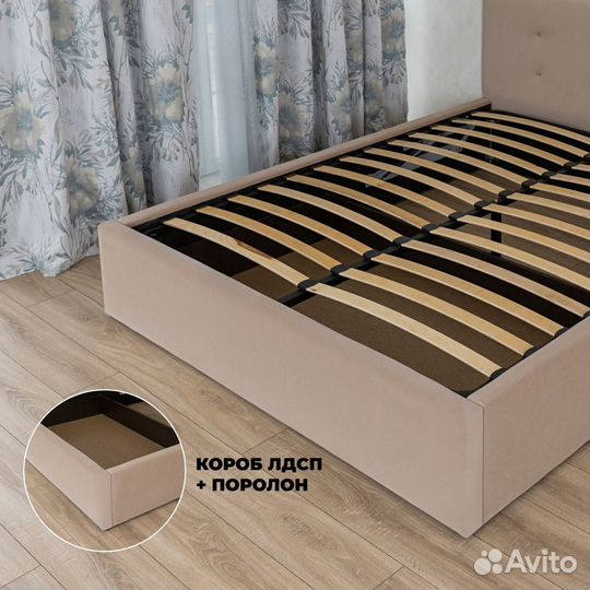 Кровать с мягкой спинкой