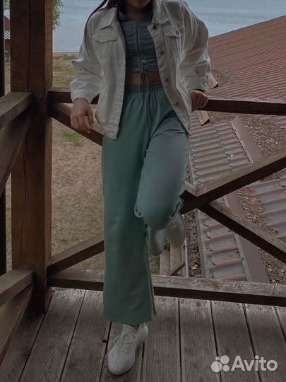 Женский спортивный костюм