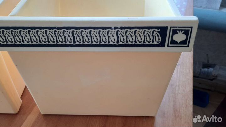 Лоток (емкость) для холодильника Юрбзань